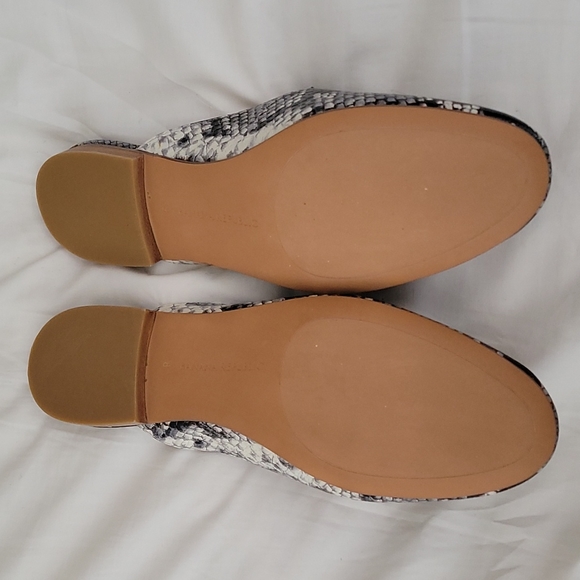 BANANA REPUBLIC NWOT Snake Print Mule Sz 8 - Picture 3 of 4